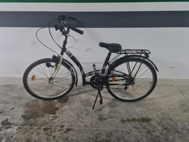 Très bon vélo 28 pouces avec panier (de France) - 2