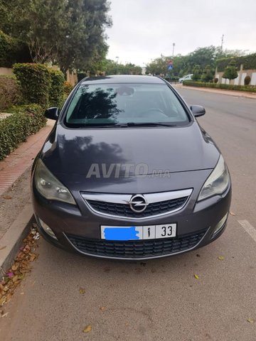 Opel Astra Diesel Manuelle 2011 à Agadir Bon Etat