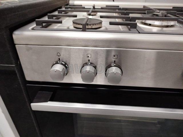 Cuisinière-Piano 5 feux ELECTROLUX EKG913A4OX 