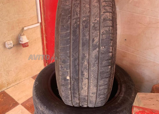 4 Pneus Voiture En Très Bon Etat