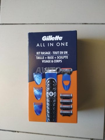 GILLETTE Coffret Rasoir Tondeuse et Accessoires