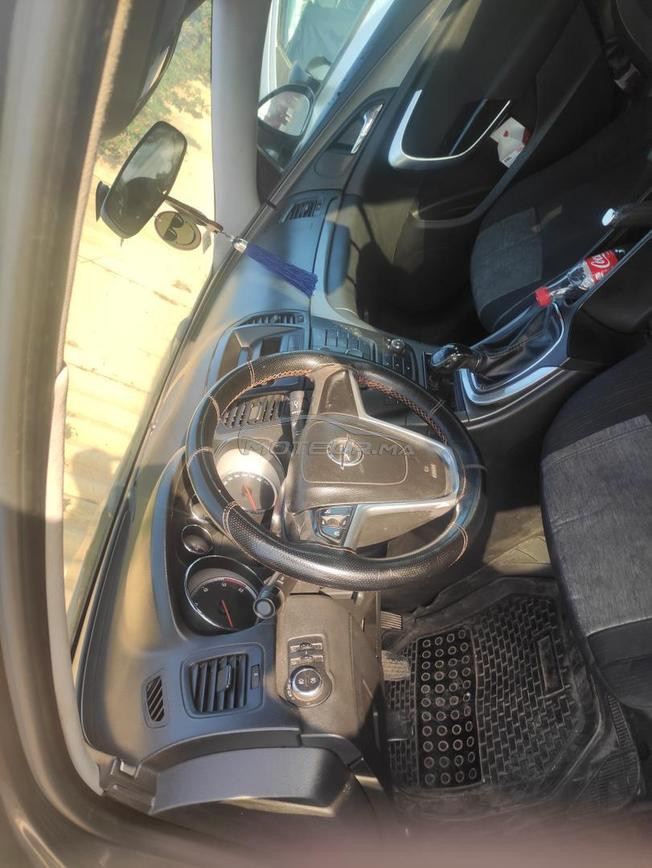 opel Insignia model 2011