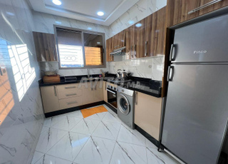 شقة مفروشة للإيجار للعائلات والشركات بسعر مناسب جداً