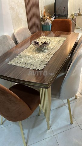 table a manger avec pieds Doré صالة مونجي