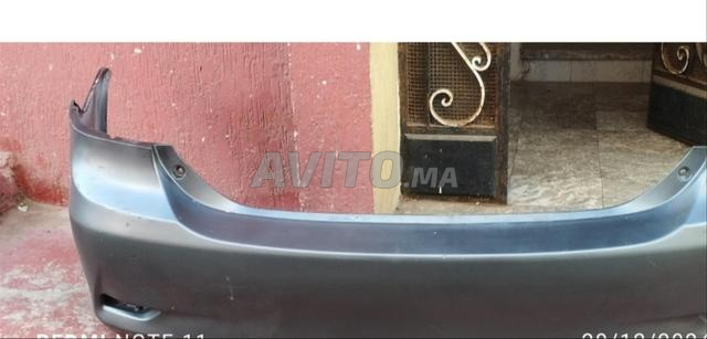 pare choc arrière Toyota Corolla 2011 - 2