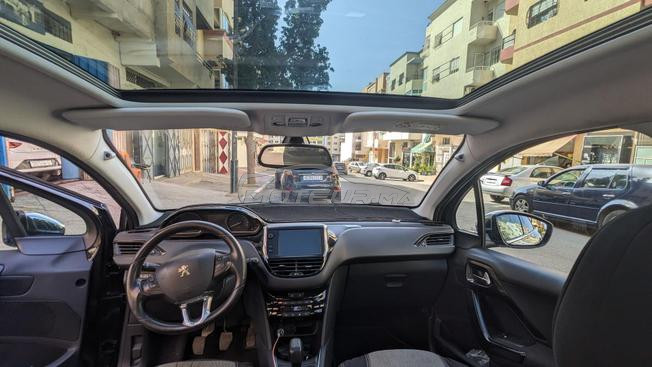Peugeot 208 Cielo à Temara