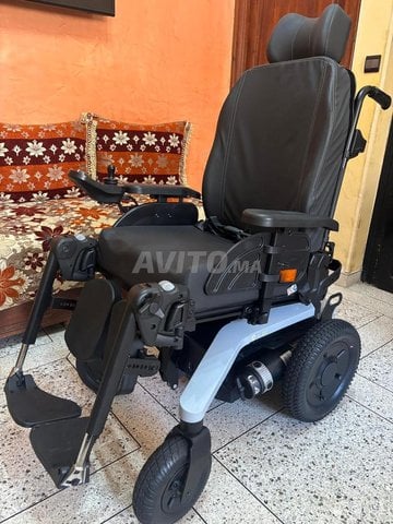 fauteuil roulant électrique impeccable 
