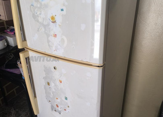 tlaja Samsung bida, réfrigérateur Samsung blanche