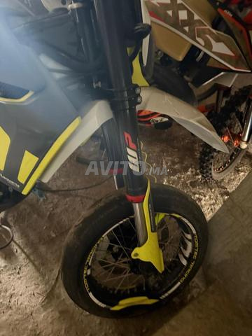 HUSQVARNA 701 SUPERMOTARD