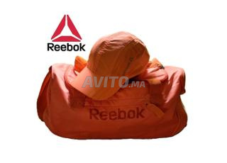 NEUF - LOT SAC et CASQUETTE REEBOK