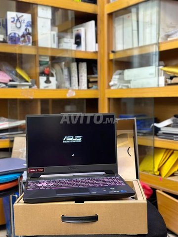 PC portable gamer للبيع