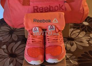 REEBOK LOT - BASKETS＋SAC SPORT＋SERVIETTE (T36/37)