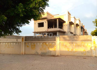 VILLA SEMI FINIE DE SUPERFICIE 429 M2 TITREE 