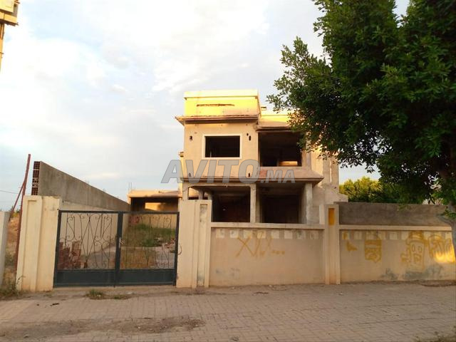 VILLA SEMI FINIE DE SUPERFICIE 429 M2 TITREE  - 2