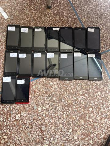 beaucoup des telefone portables sal3a d barra