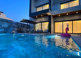 Villa agréable de 5 suites pour vacances