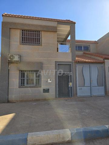 maison style villa à vendre 210 m² à Berkane - 2