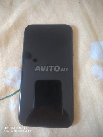 Iphone XR 64GB noir très bon état avec boite