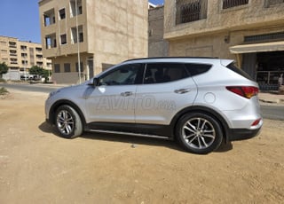 je vendre une voiture  Hyundai  santa fe 
