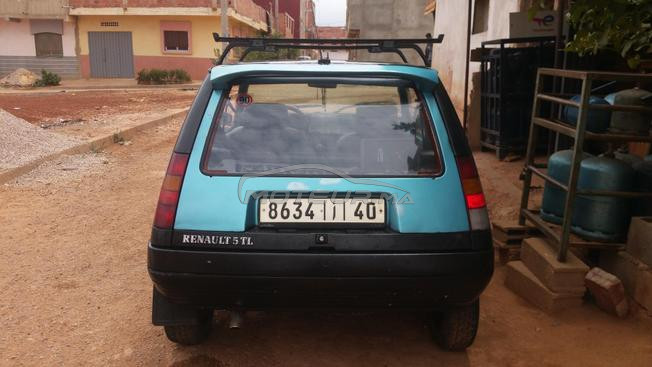 مليح نقيRenaultR5