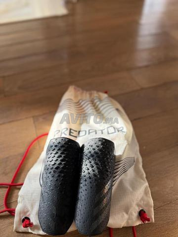 Adidas Predator(P.42) et Protége-tibias-1800dh - 2