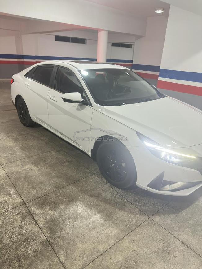 à vendre Hyundai elantra hybrid très bonne état 