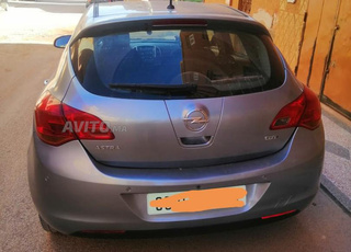 Opel Astra 2012 
