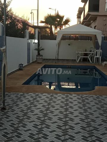 فيلا مع مسبح بمساحة 400 متر مربع للبيع في بوزنيقة