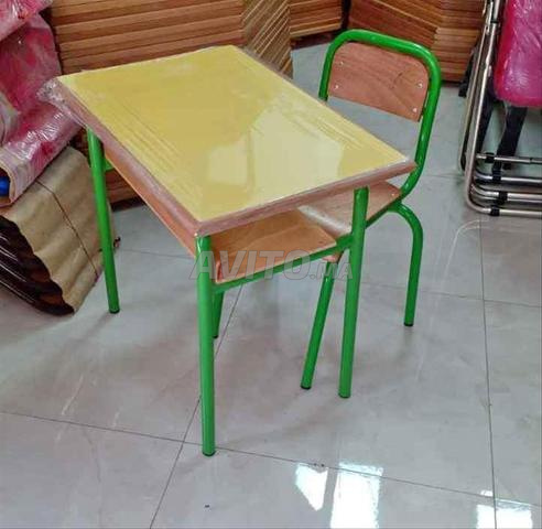 mobilier de scolaire\les chaise\les tableaux\table
