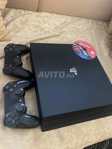 playstation 4 pro 1tb 5jeux 2 manettes