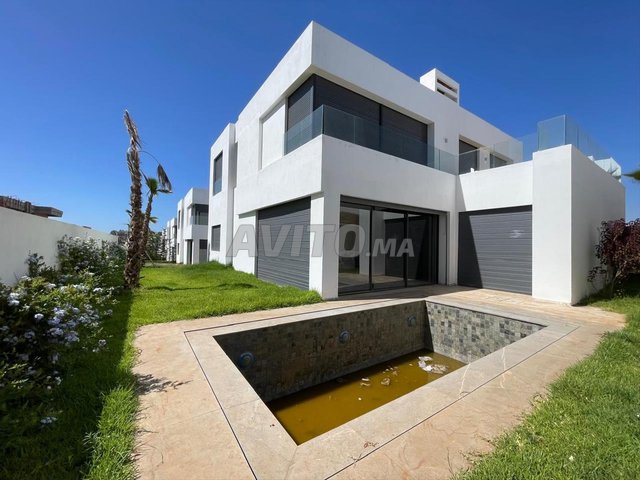 فيلا جديدة رائعة للإيجار – المنزه (17 كم)