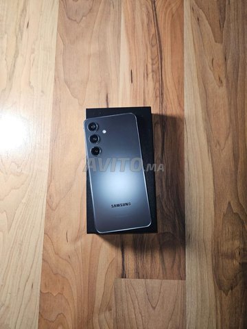 Samsung s24 Snapdragon official importé du Can🇨🇦
