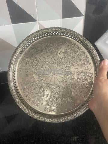 Plateau rond en très bon état  - 2