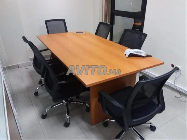 table de réunion en bois avec les chaises - 2