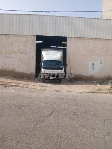  Entrepôt couvert de 780 m² Près du Souk Al Had