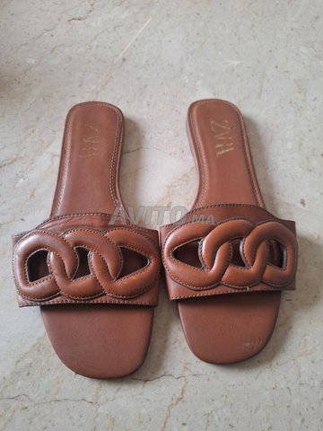 2 SANDALES/ MULES PRESQUE NEUVES 