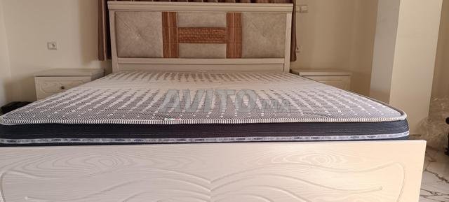 Ensemble de chambre à coucher en état parfait  - 2