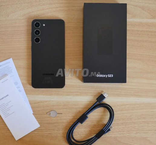 telephone Samsung S23  dans sa boite