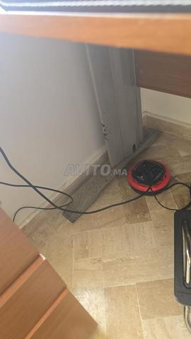 je mets en vente ce bureau avec deux caissons  - 2