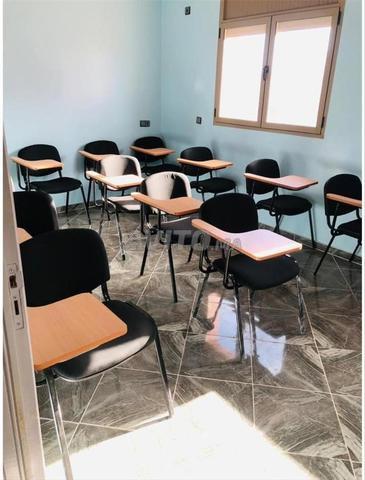 chaise iso avec écritoire - كرسي مدرسة