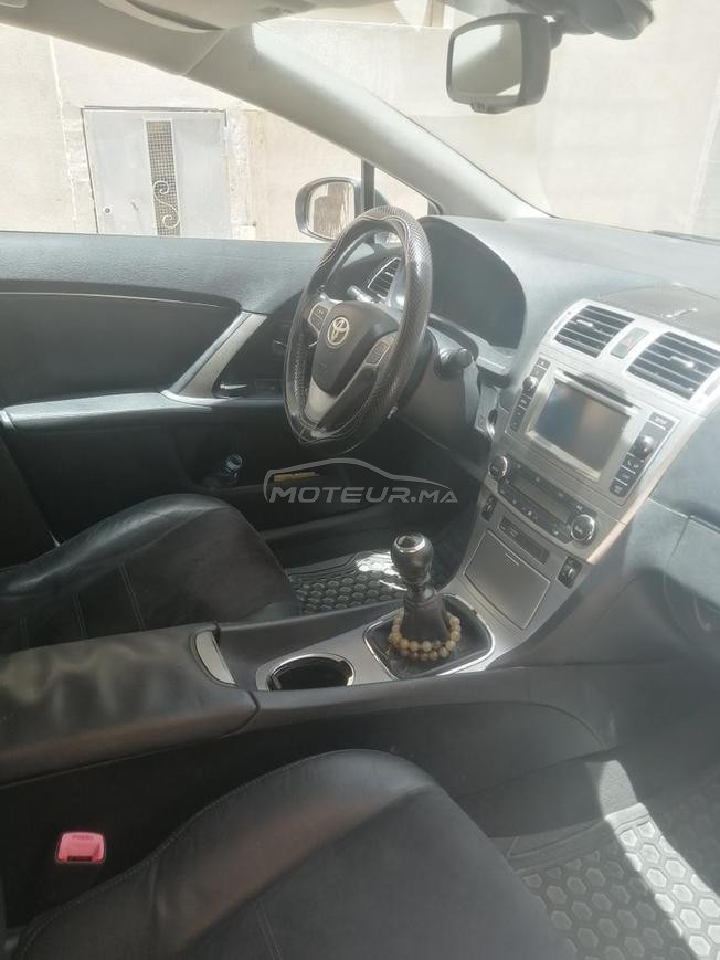 toyota avensis 