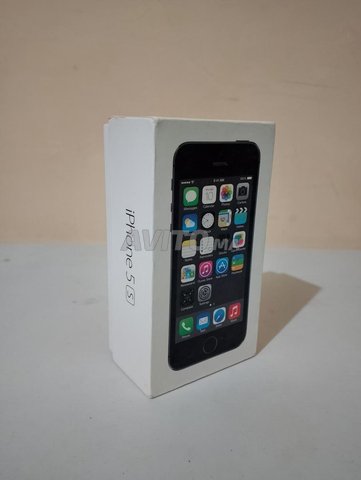 آيفون 5s 16 جيجابايت رمادي في حالة ممتازة
