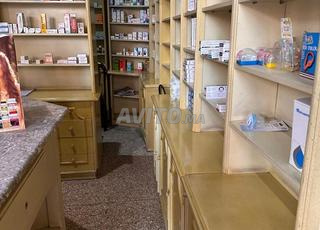 Aménagement complet pharmacie-MDF-Très bon état