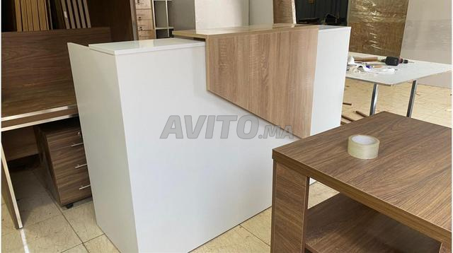  Bureau De Réception Importé Et Local  Enlvq