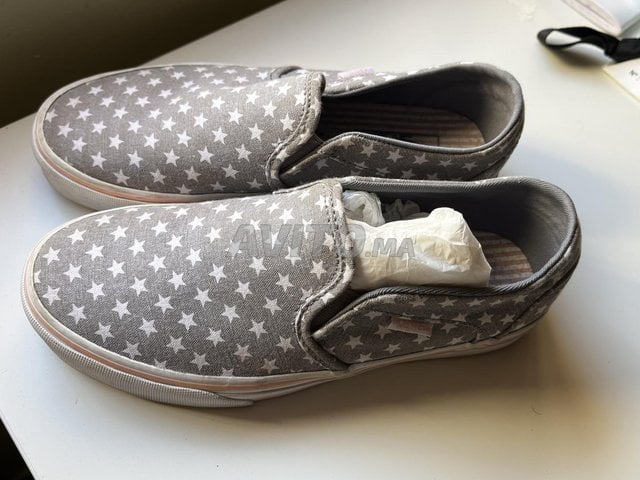 Vans Slip-On Gris/Blanc/Rose à étoiles