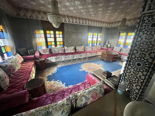 Villa derrière le mall du Carrousel 