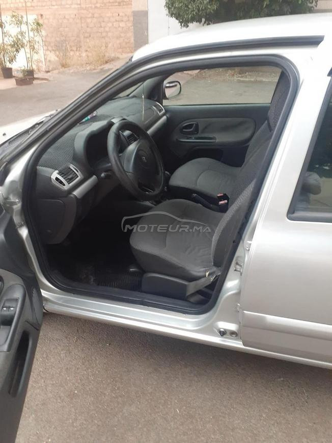 Renault Clio Essence Manuelle 2011 à Sefrou