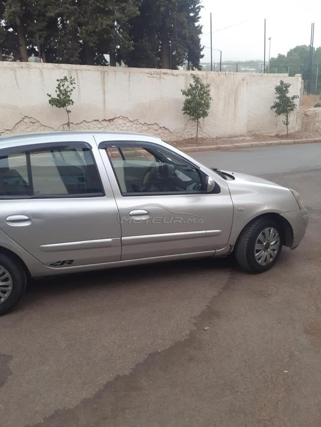 Renault Clio Essence Manuelle 2011 à Sefrou