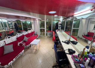 salon coiffeur femme dans une kisaria