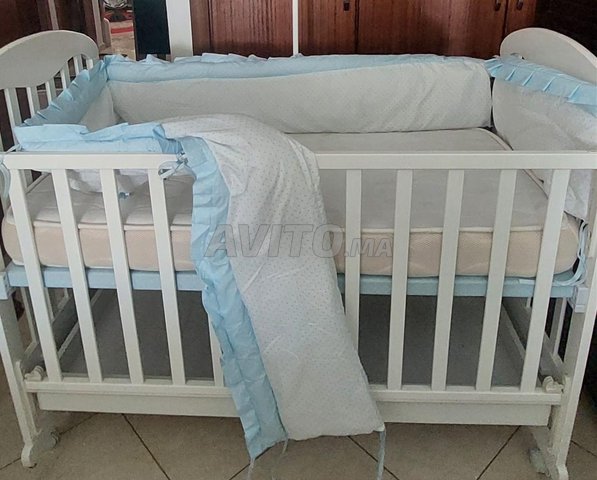Lit pour bébé avec matelas